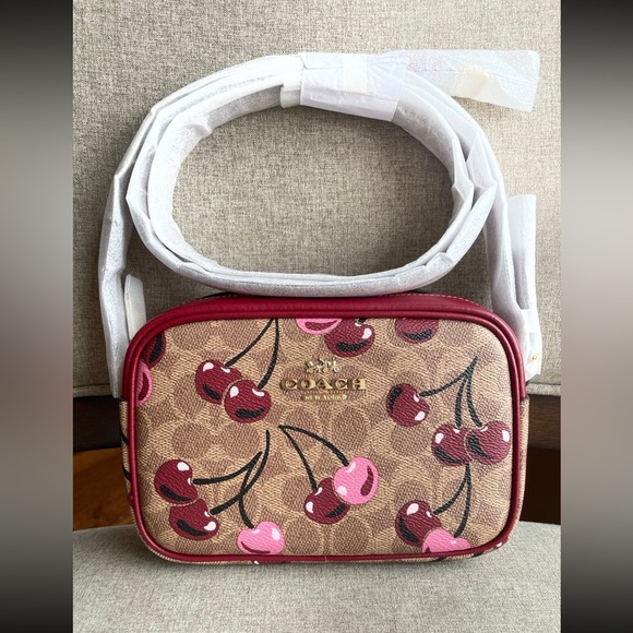 NWT！1 PC COACH TAN SIGNATURE CHERRY PURSE/WALLET/CARD CASE fast shipping - Picture 11 of 16